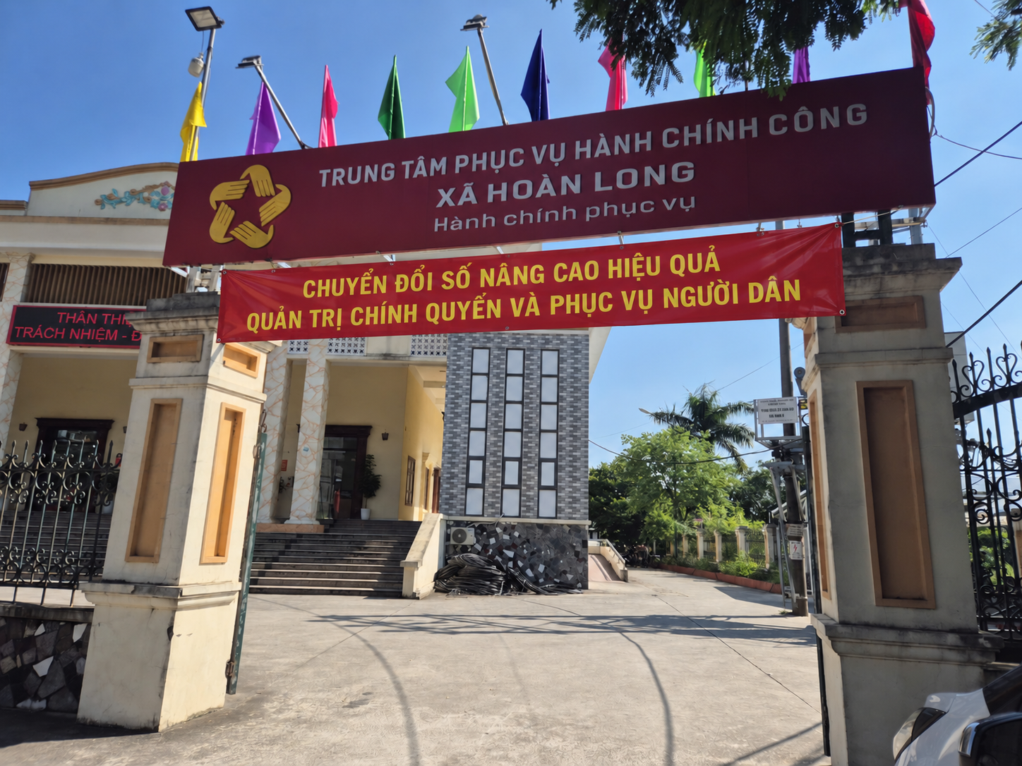 CHUYỂN ĐỔI SỐ NÂNG CAO HIỆU QUẢ QUẢN TRỊ CHÍNH QUYỀN VÀ PHỤC VỤ NGƯỜI DÂN